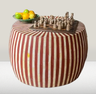 Bone inlay bijzettafel rond, met rood witte strepen